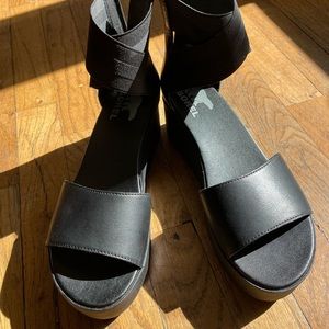 SOREL platform sandals